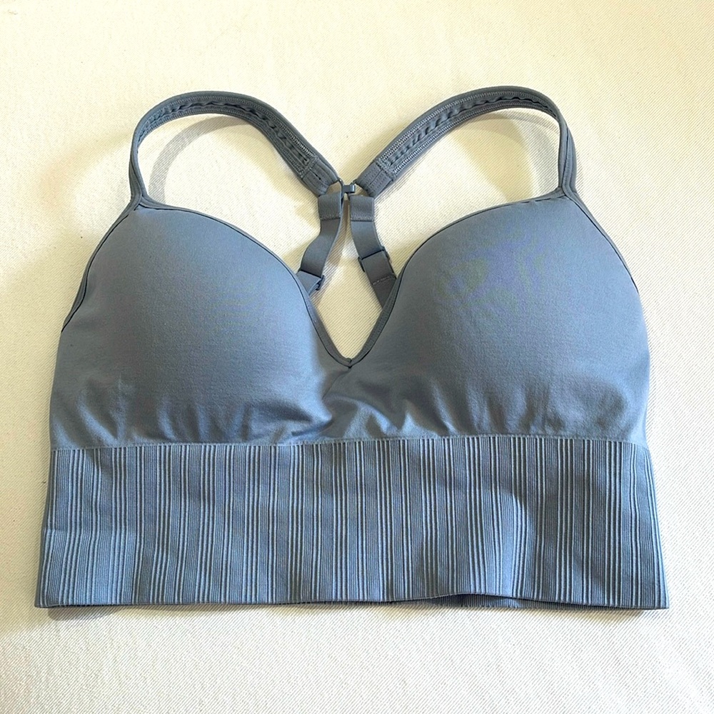 NWOT Athleta lightly padded convertible bra Size S